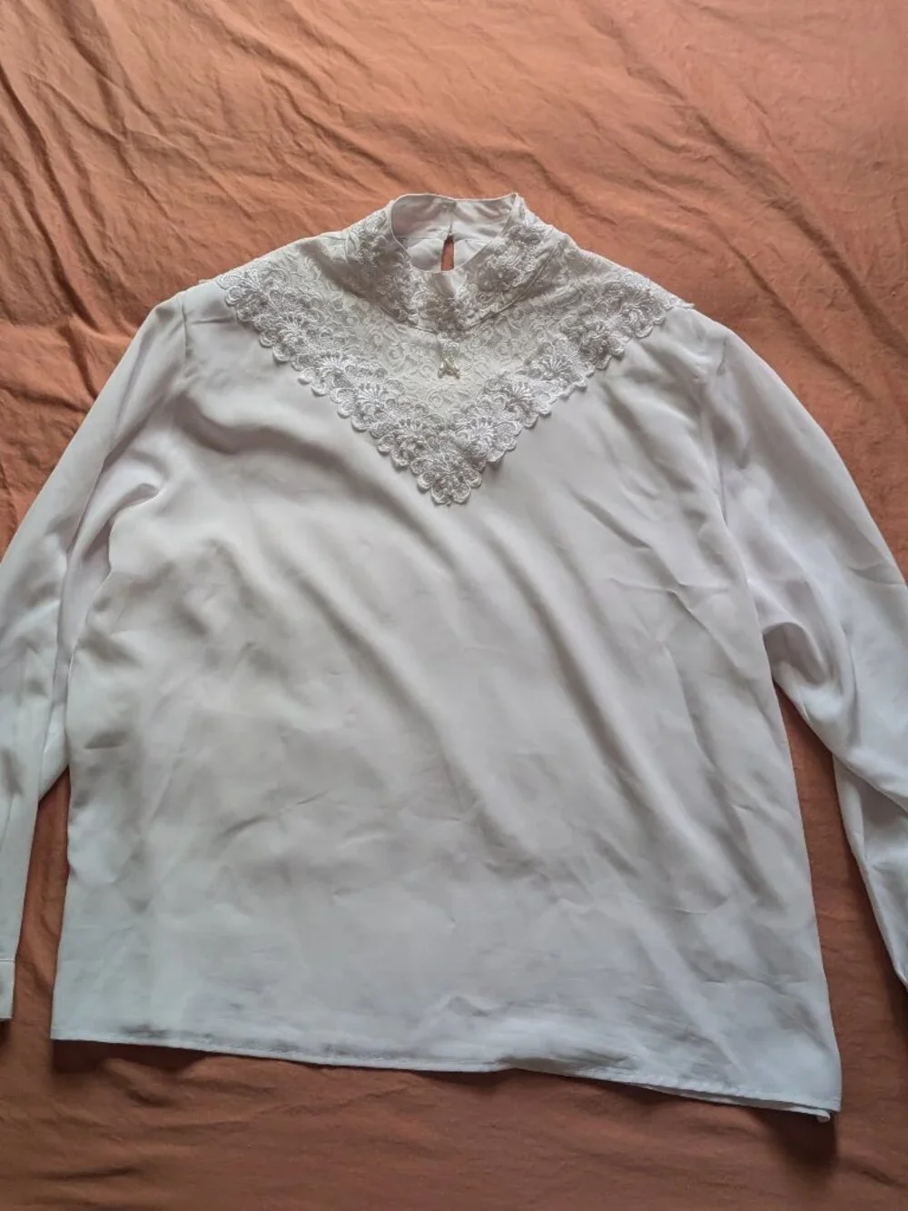 Ship N Shore women's white beaded blouse 18W